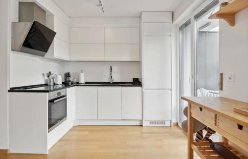 BASELiving Apartment 5 - 2 grosse Balkone - Bahnhof SBB, Базель (фото 10)