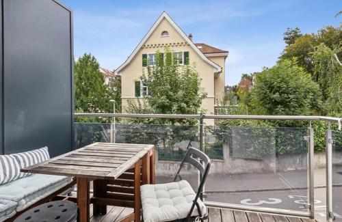BASELiving Apartment 5 - 2 grosse Balkone - Bahnhof SBB, Базель (фото 7)