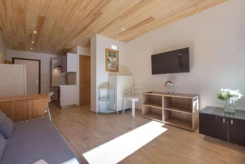 Apartment with Terrace room in Résidence Le Relax - Megève Centre
