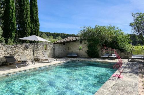 Úszómedence, Escapade romantique en Drôme, vue sur les vignes (Escapade romantique en Drome, vue sur les vignes) in Solerieux (Rhone-Alpes)