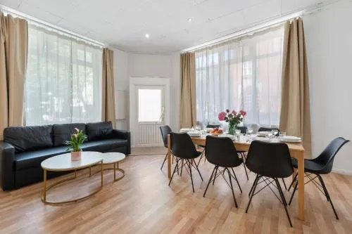 Holiday 33 Apartment O, 185 sqm with whirlpool and kids play room in Berlin, Deutschland