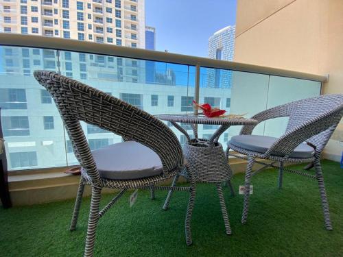 Stunning 1Bedroom Apartment 5 min walking distance Metro and JBR Beach, Dubai