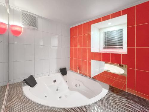 Holiday 33 Apartment O, 4 rooms and whirlpool, Berlin (photo 10)