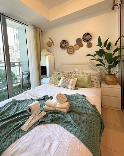 Cozy Green 1 BR unit with Balcony Azure Bahamas South, Manille