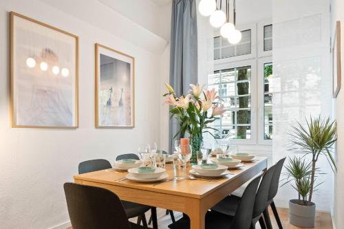 Holiday 33 Apartment L - 8 Rooms, 3 Baths, 190qm, Berlin (photo 3)