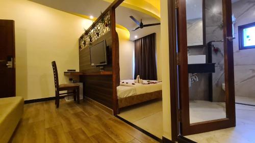 King Suite image 3