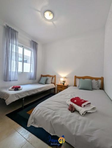 Cosy Two Bed Apartment in La Zenia LZ13 - image 5