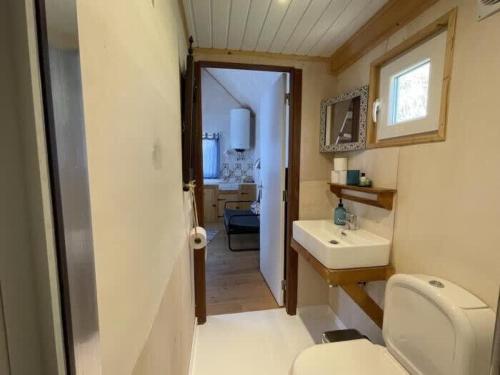 Da Silva Surfcamp Tiny House Luna - image 2