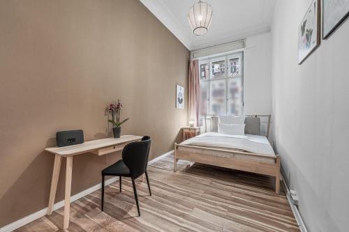 Holiday 33 Apartment K next to Alexanderplatz, 4 rooms with bathroom & guest toilet, Berlin (photo 7)