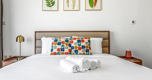 JRR Stays - JVC Bloom Tower B 607 Stylish Studio Sleeps 2 - image 9