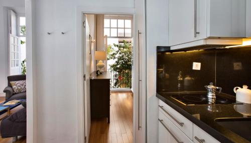 Stylish Old Town apartment - image 4