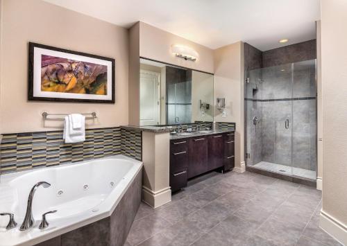 Wyndham Desert Blue 2BR Villa with Resort Access - image 9