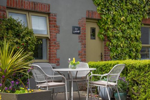 Courtyard Cottages in 特瑞里