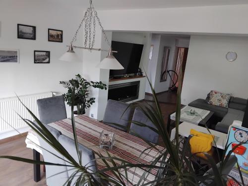 Apartament/Pietro domu