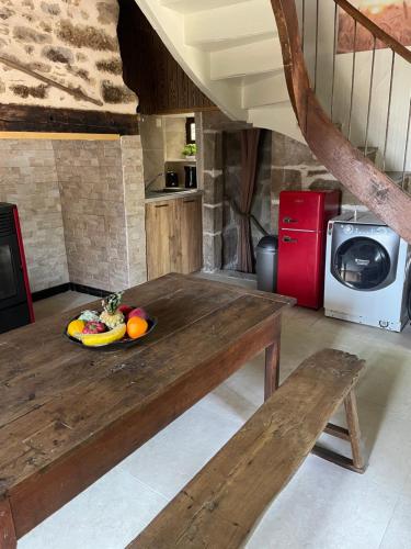 Chaumière du 16-ème siècles (Chaumiere du 16-eme siecles) in Correze