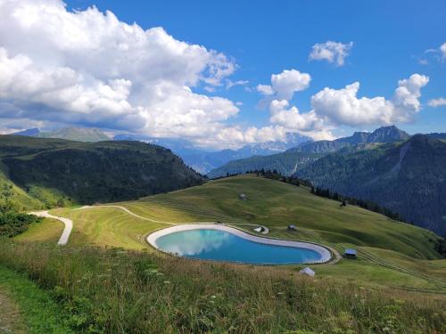 Tuvākā izklaides vieta, Hotel Garni Royal in Livinallongo