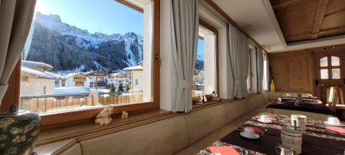 Skats, Hotel Garni Royal in Livinallongo