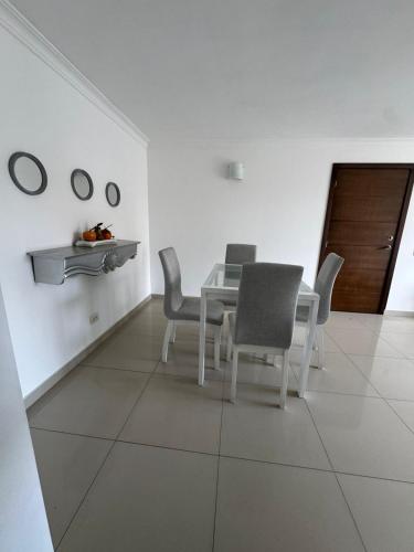 One-Bedroom Apartment image 10