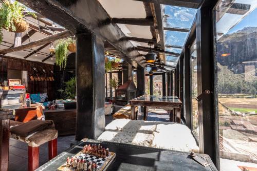 Wolf Totem Steam Punk Guesthouse – Písac