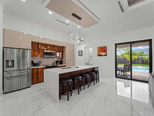Brand-New - Contemporary Gem-Pool Game Room BBQ, Cape Coral (photo 8)