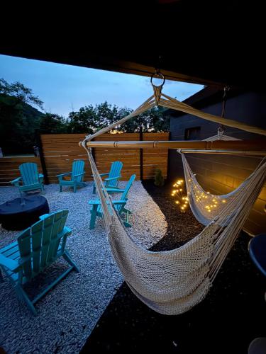 บริการและสิ่งอำนวยความสะดวก, NEW Build Home with Outdoor Oasis, Game Room & Bunkroom in วาบาสชา (MN)