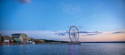 Wyndham National Harbor 4BR Apartment with Resort Access - image 8