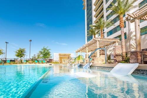 Svømmebasseng, The Berkley, Las Vegas in Sør for The Strip