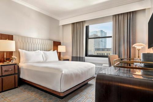 Traditional Room with 1 Queen Bed