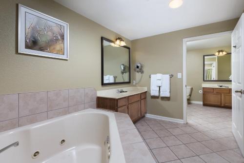 Wyndham Smoky Mountains 2BR Apartment with Resort Access - image 4