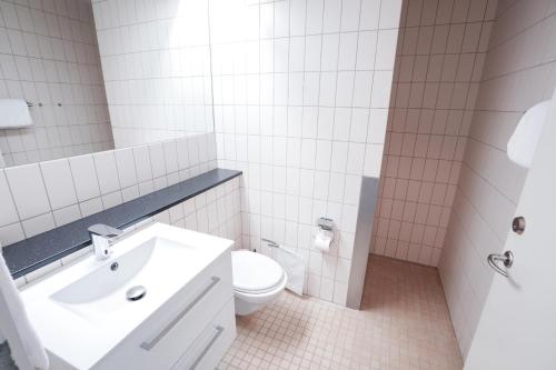 Double or Twin Room image 4