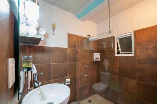 Quadruple Room with Private Bathroom image 1