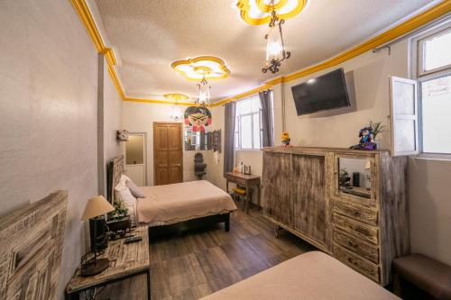 Quadruple Room with Private Bathroom image 8