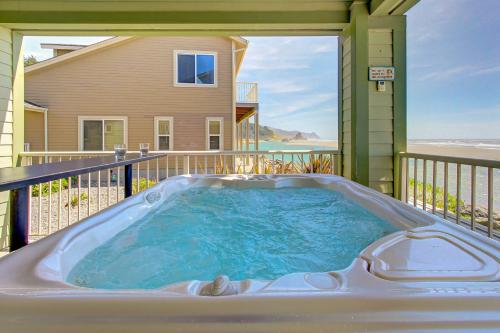 Sunset Beach House in โกลด์บีช (ออรากอน)