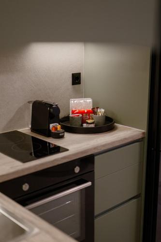 Palvelut, ALMARLIVING Stylish 2BR Apartment in Ilioupolis in Ilioupoli