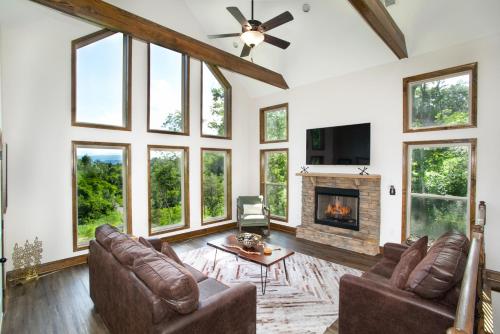 Smokeys Summit Epic View Hot Tub Fireplace