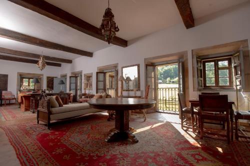 Palacio de Hualle in Valdaliga