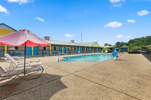 America's Best Value Inn and Suites - image 5