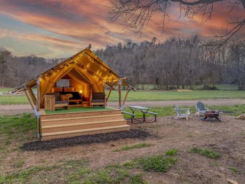 Kilátás, Luxury Glamping Near Gatlinburg and Asheville in Parrottsville (TN)