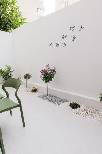 parveke/terassi, ALMARLIVING Stylish 2BR Apartment in Ilioupolis in Ilioupoli