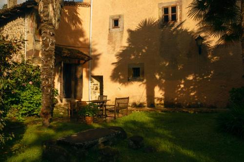 Aed, Chapel House of Palacio de Hualle near Comillas in Valdaliga