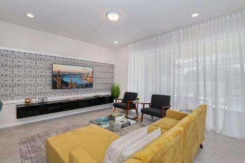 Sun Traveler Solterra By Shine Villas 113 in Davenport, USA