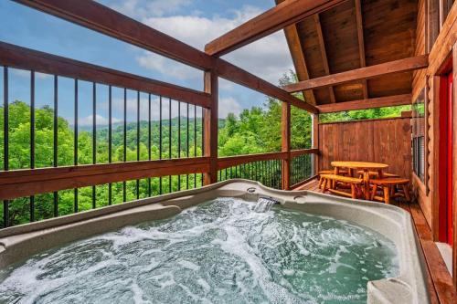 View-Location-Hot Tub-2 Fireplaces-Jacuzzi-Arcade