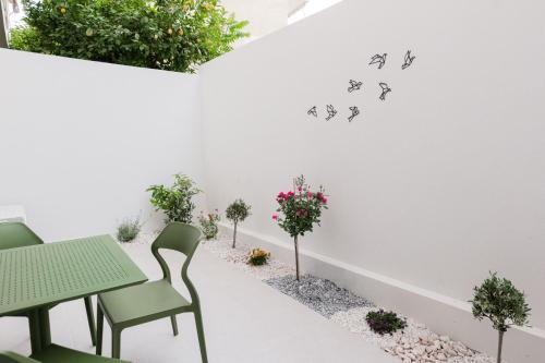 Palvelut, ALMARLIVING Stylish 2BR Apartment in Ilioupolis in Ilioupoli