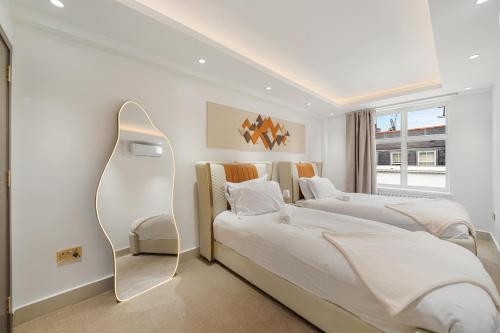 Elegant 2 Bedroom Mayfair Apartment Unmatched Luxury H7 - image 13