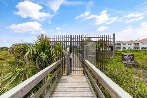 Hibiscus By the Sea - Stay for 5 in Butler Beach