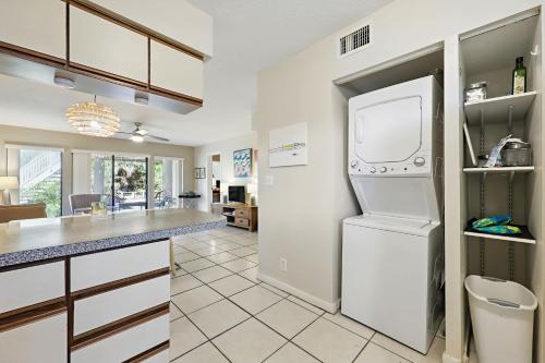 Hibiscus By the Sea - Stay for 5 in Butler Beach