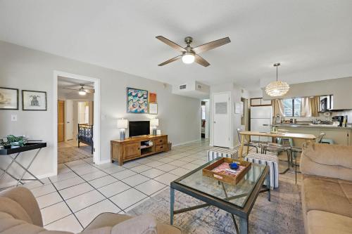 Hibiscus By the Sea - Stay for 5 in Butler Beach