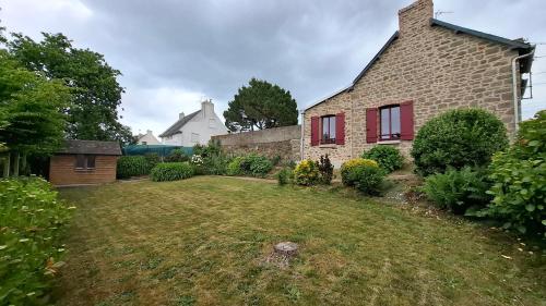 Maison traditionnelle en pierre - Penn'ti in 康卡爾