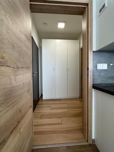 PeopleGuru apartments - Terasa, Parking in 伊赫拉瓦