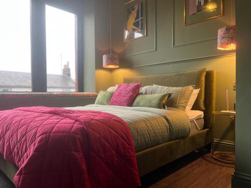 The Bank - Rooms & Apartments by Coorie Doon Stays in Трун